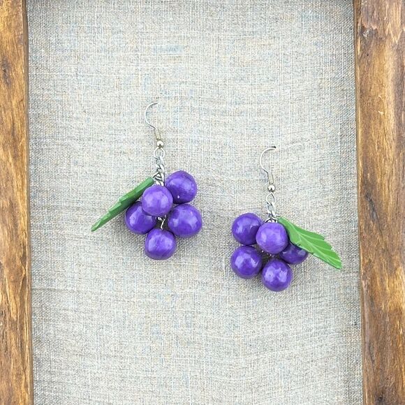 Fun Grapevine Light Wood Grape Berries Dangle Earrings Purple Green Handmade 2" - Picture 10 of 10